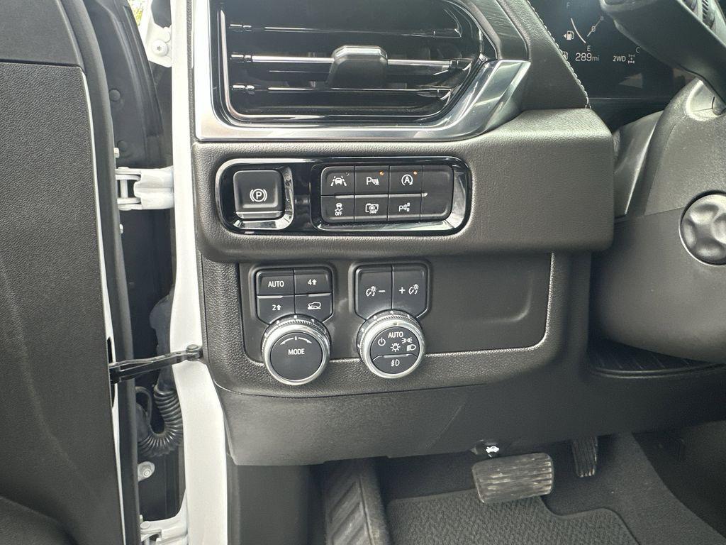 used 2025 GMC Yukon XL car, priced at $77,444