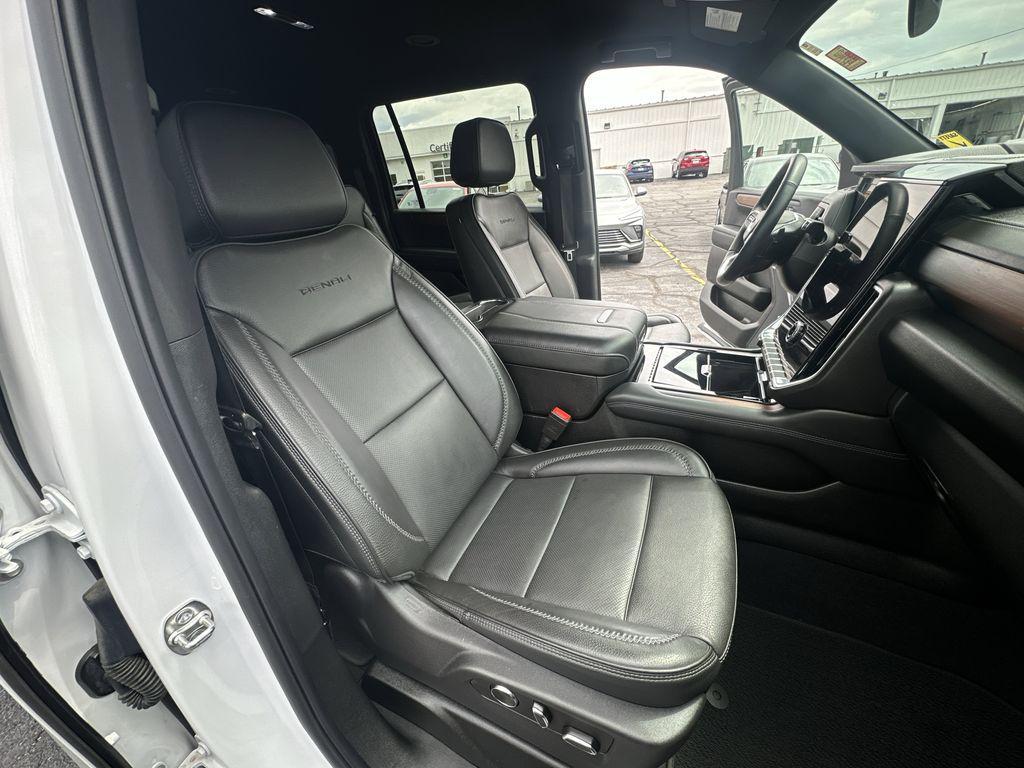 used 2025 GMC Yukon XL car, priced at $77,444