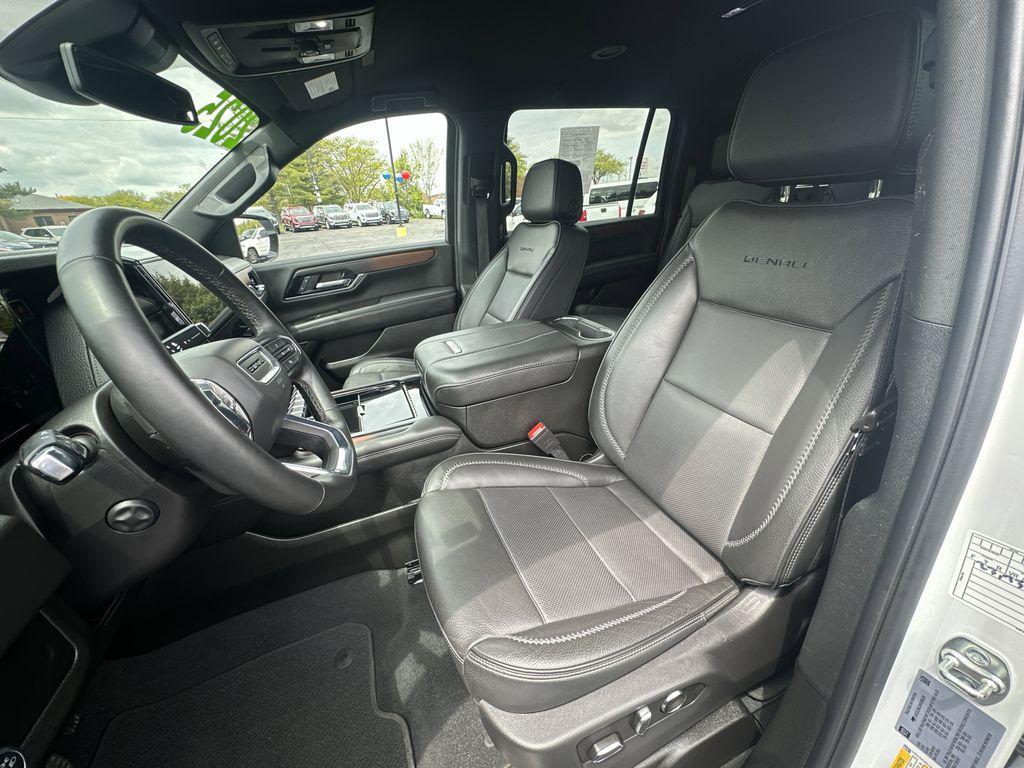 used 2025 GMC Yukon XL car, priced at $77,444
