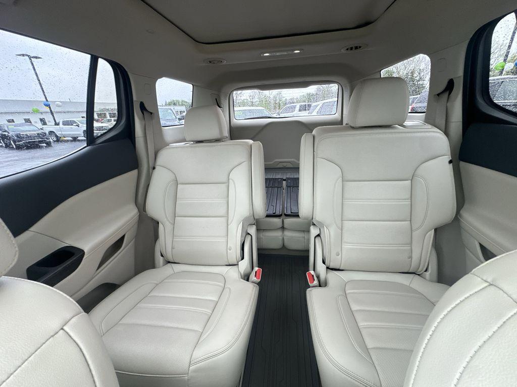 used 2022 GMC Acadia car, priced at $33,398