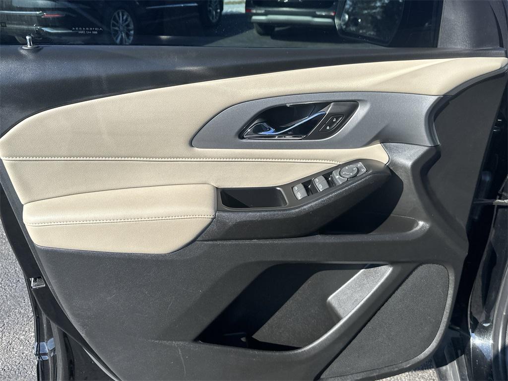 used 2022 Chevrolet Traverse car, priced at $24,783