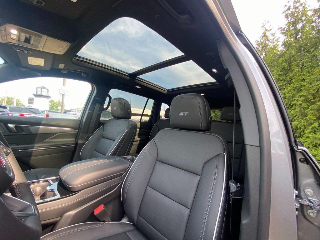 new 2026 Buick Enclave car, priced at $52,425