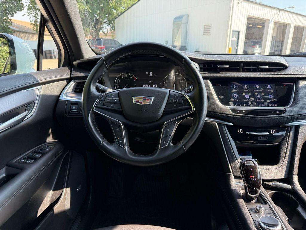 used 2023 Cadillac XT5 car, priced at $33,312