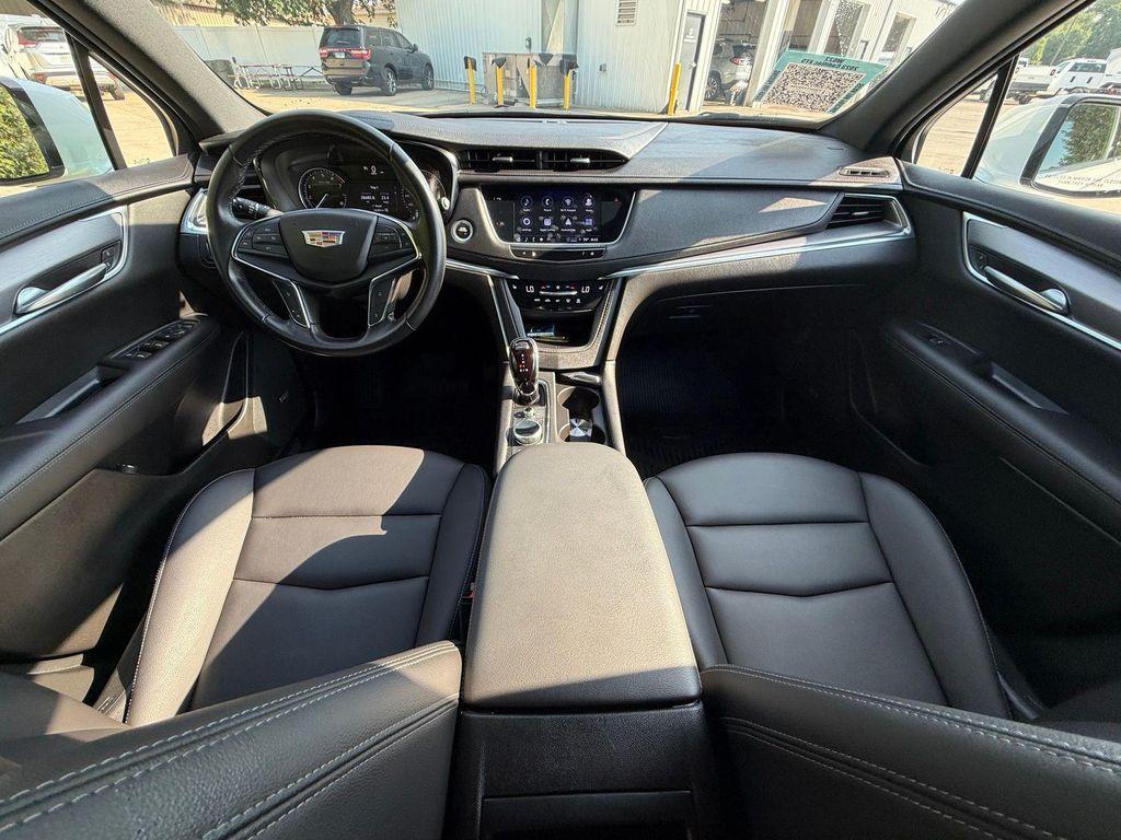 used 2023 Cadillac XT5 car, priced at $33,312