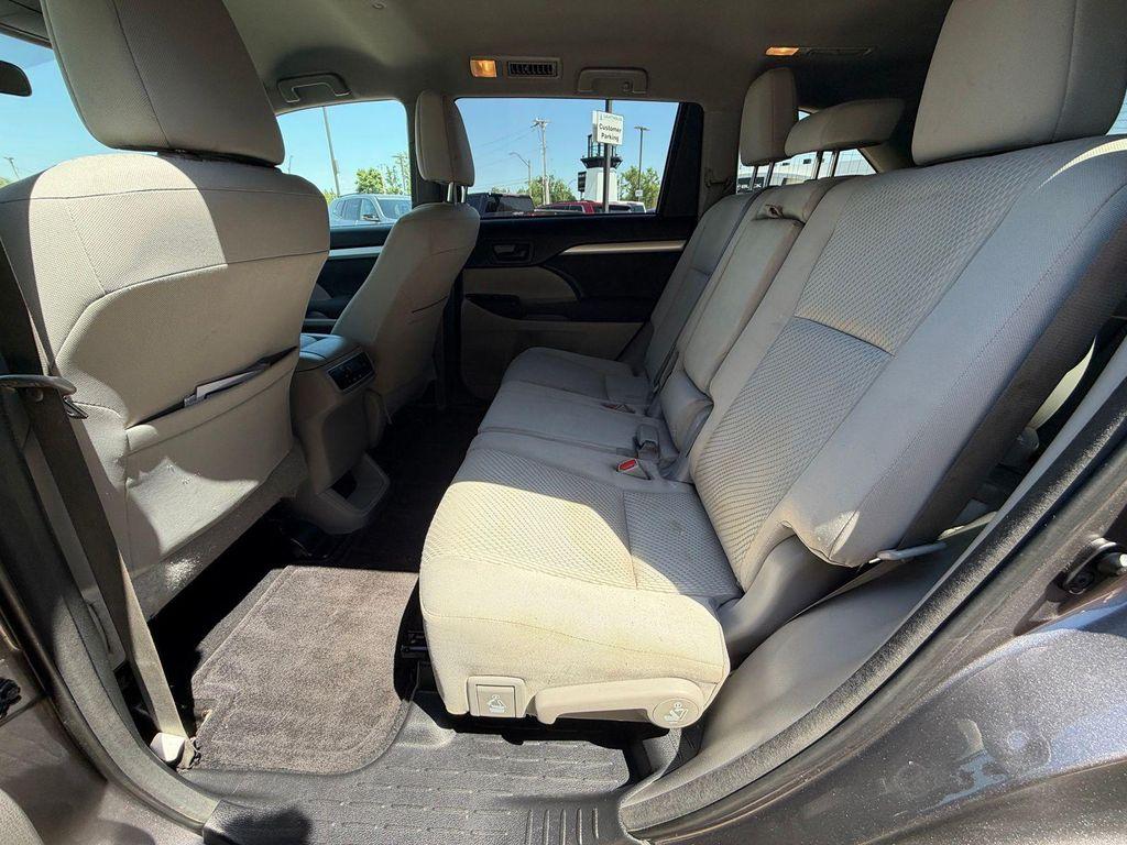 used 2015 Toyota Highlander car, priced at $14,500