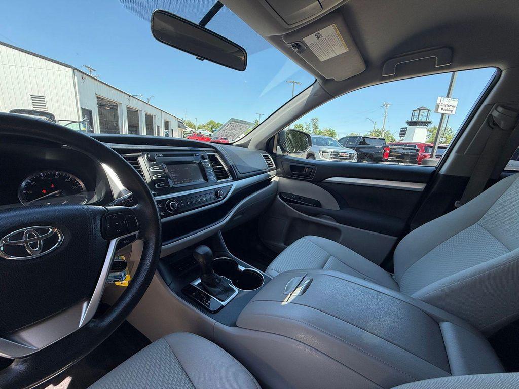 used 2015 Toyota Highlander car, priced at $14,500