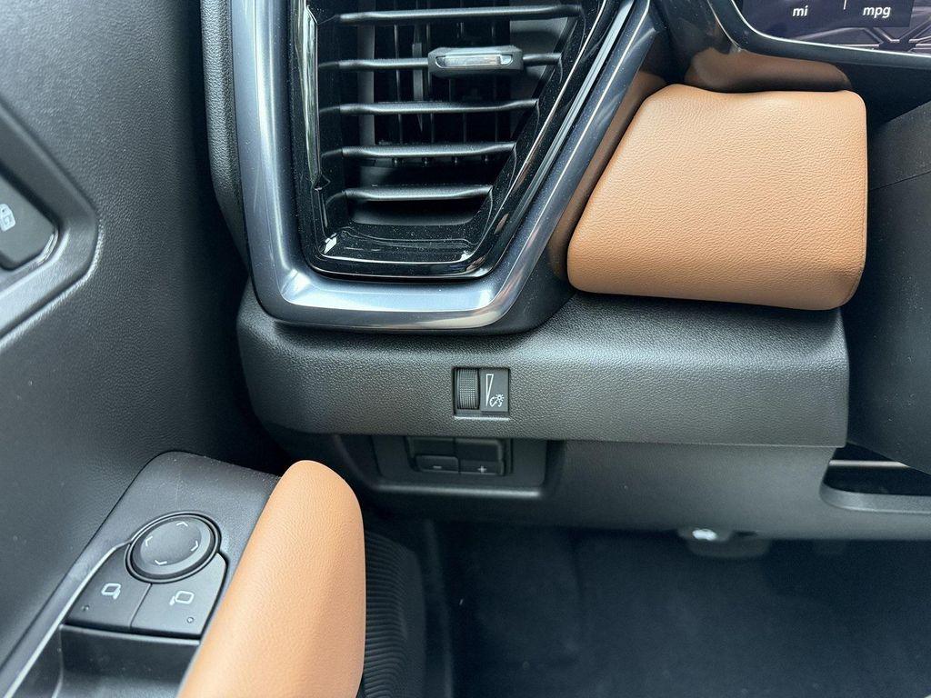 new 2025 GMC Canyon car, priced at $44,615