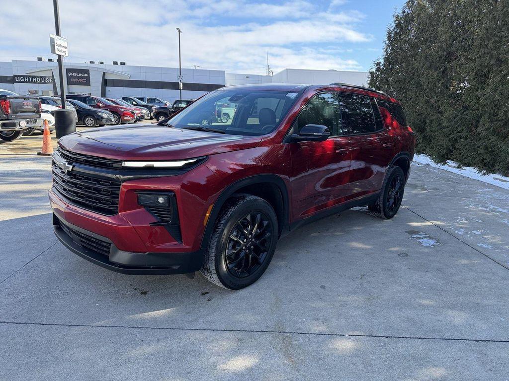 used 2024 Chevrolet Traverse car, priced at $33,900