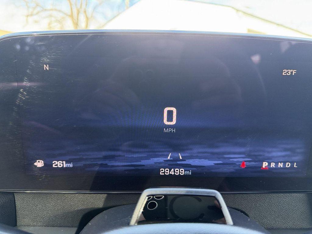 used 2024 Chevrolet Traverse car, priced at $33,900