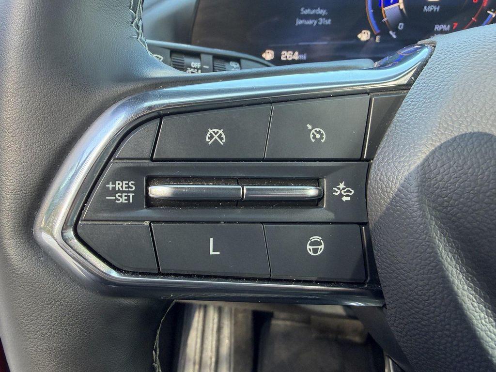 used 2024 Chevrolet Traverse car, priced at $33,900