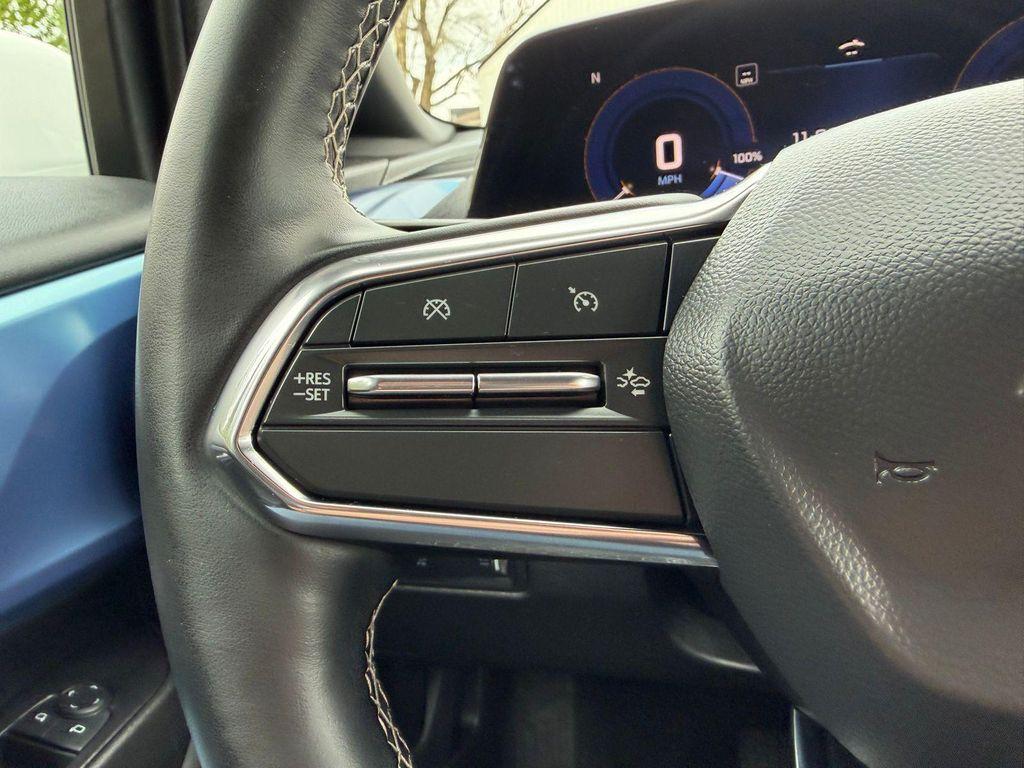 used 2025 Chevrolet Equinox EV car, priced at $25,900