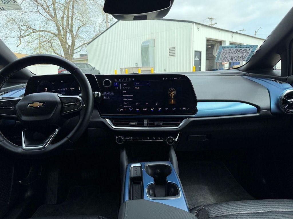 used 2025 Chevrolet Equinox EV car, priced at $25,900