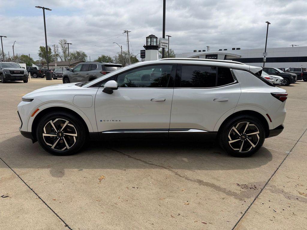 used 2025 Chevrolet Equinox EV car, priced at $25,900