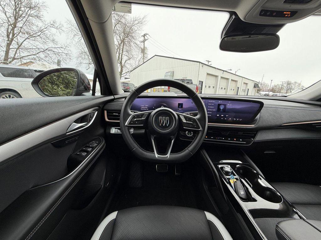 used 2025 Buick Envision car, priced at $28,400