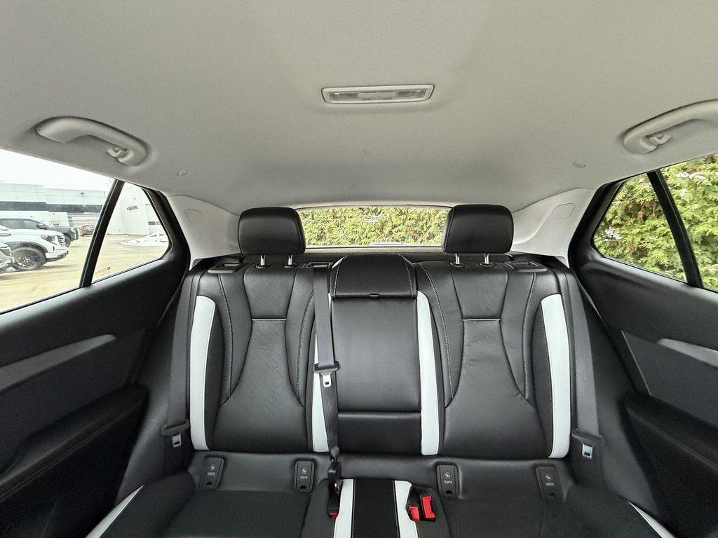 used 2025 Buick Envision car, priced at $28,400