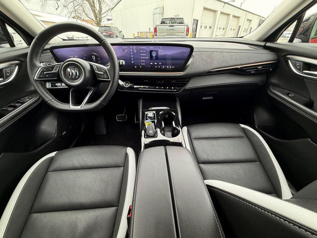 used 2025 Buick Envision car, priced at $28,400