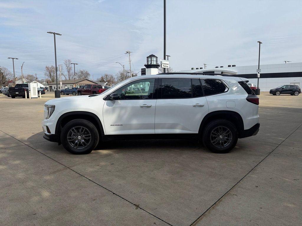 used 2025 GMC Acadia car, priced at $35,212