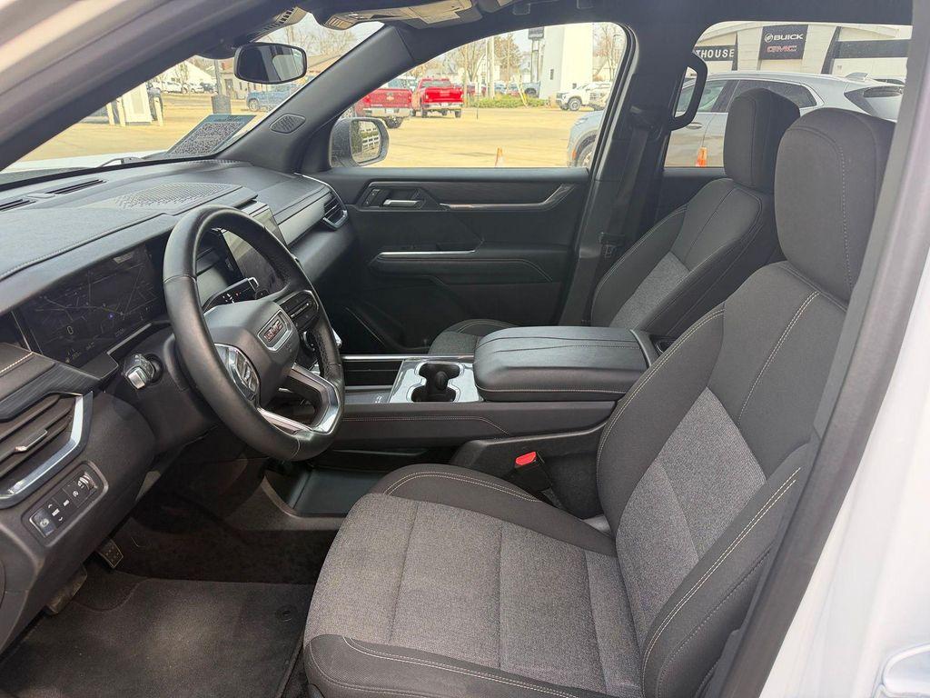 used 2025 GMC Acadia car, priced at $35,212