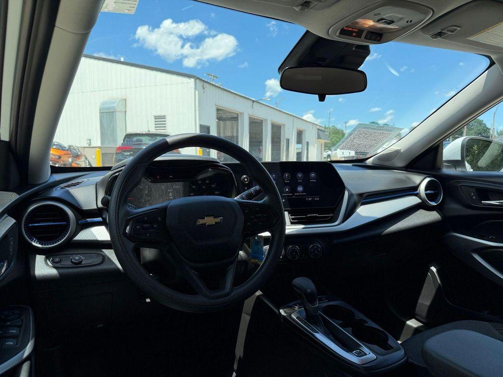 used 2024 Chevrolet Trax car, priced at $20,912