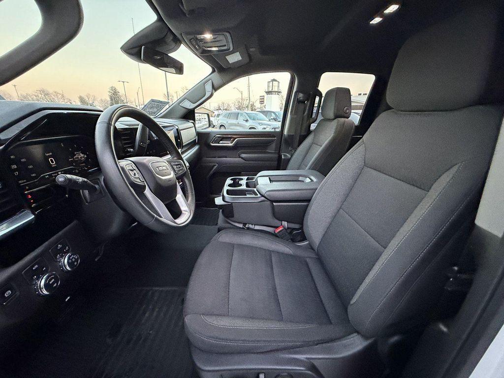 used 2025 GMC Sierra 1500 car, priced at $36,300