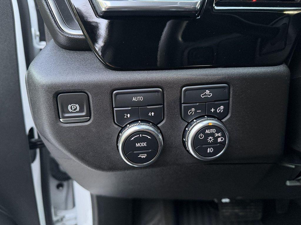 used 2025 GMC Sierra 1500 car, priced at $36,300