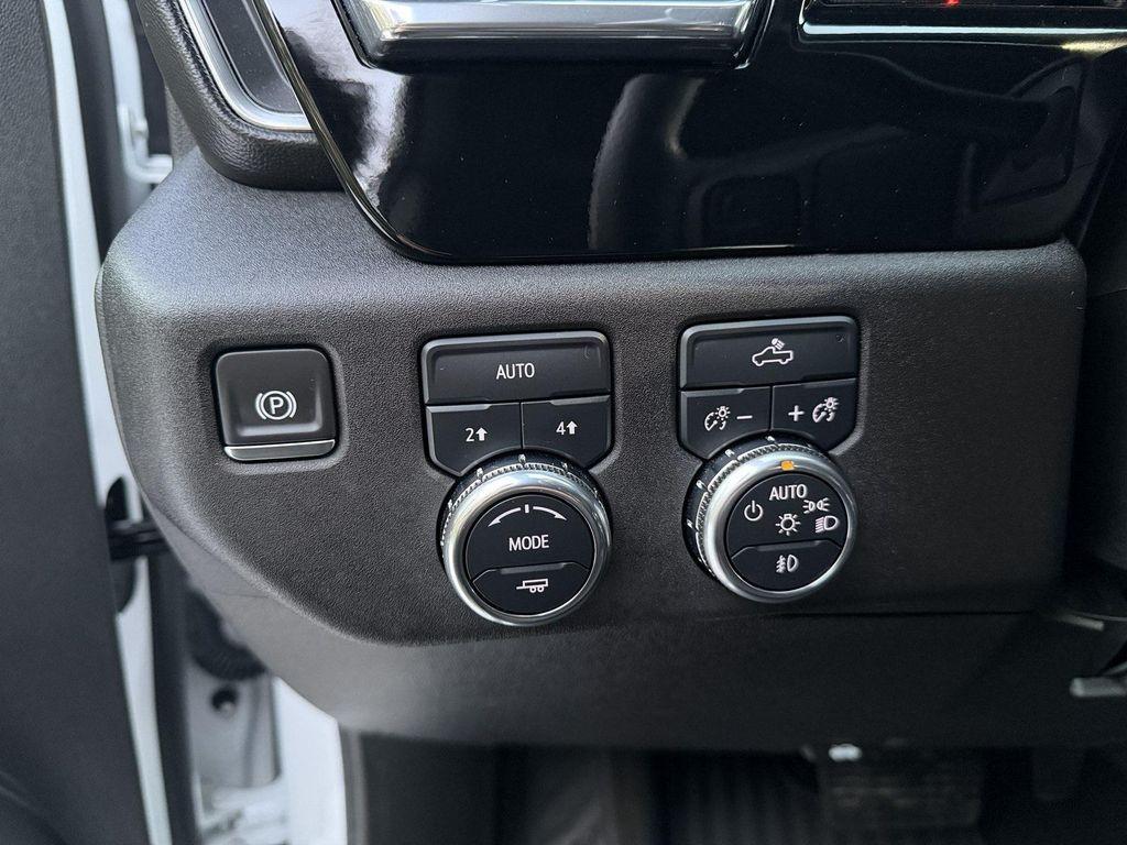 used 2025 GMC Sierra 1500 car, priced at $36,300