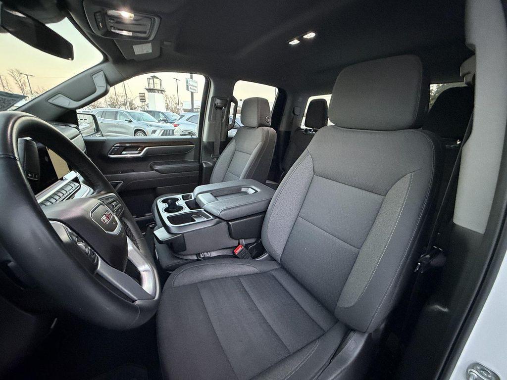 used 2025 GMC Sierra 1500 car, priced at $36,300