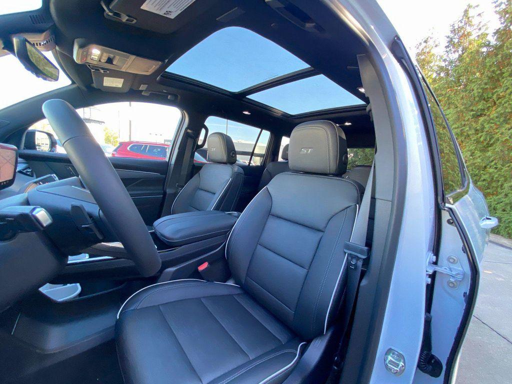 new 2026 Buick Enclave car, priced at $50,150