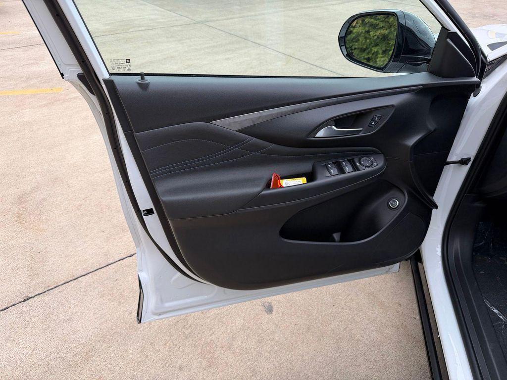 new 2026 Buick Envista car, priced at $30,282