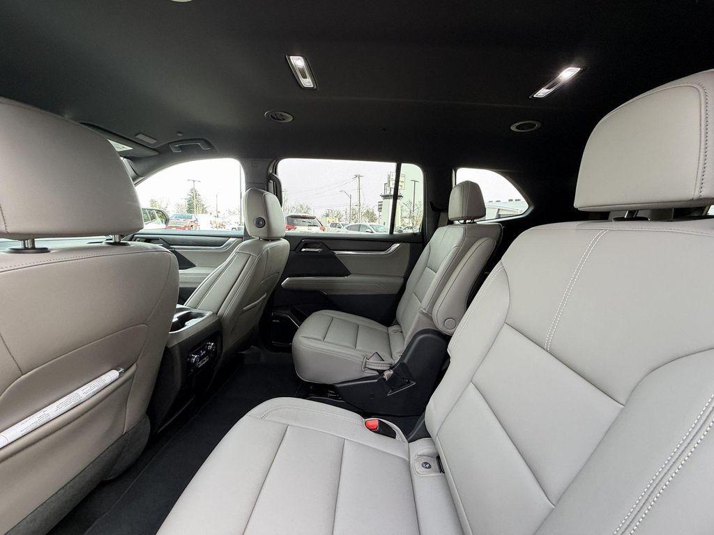 used 2024 GMC Acadia car, priced at $39,900