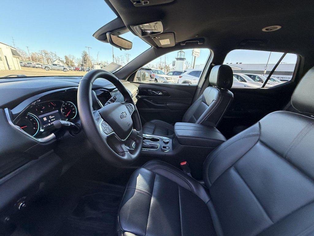 used 2023 Chevrolet Traverse car, priced at $29,500