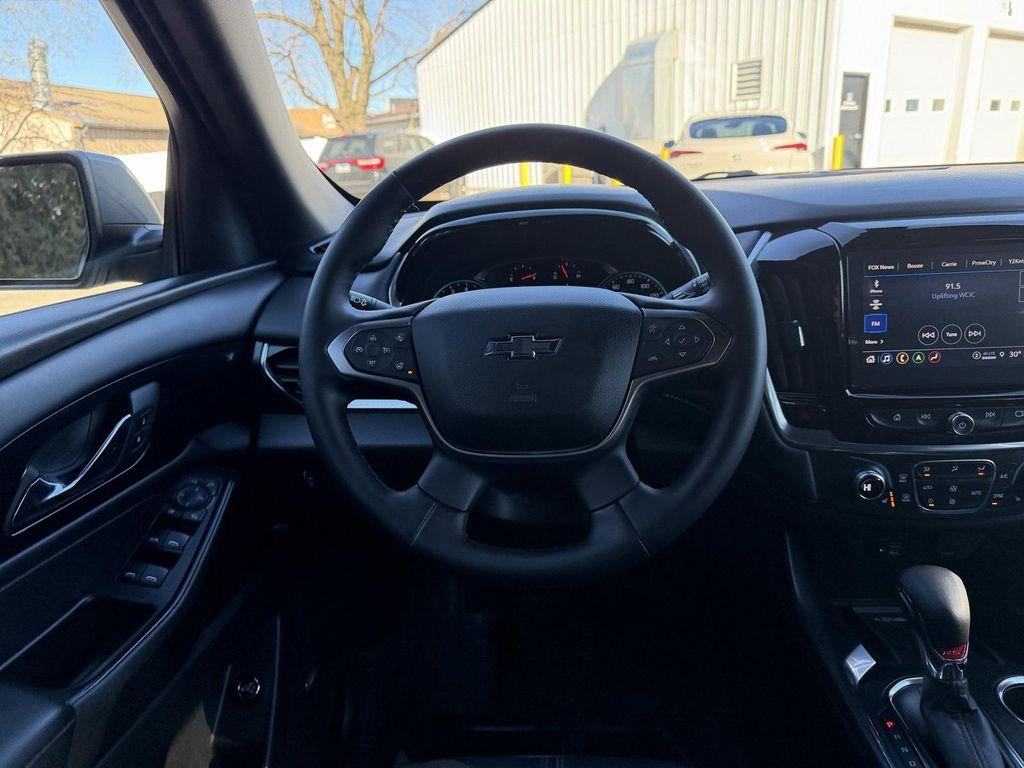 used 2023 Chevrolet Traverse car, priced at $29,500