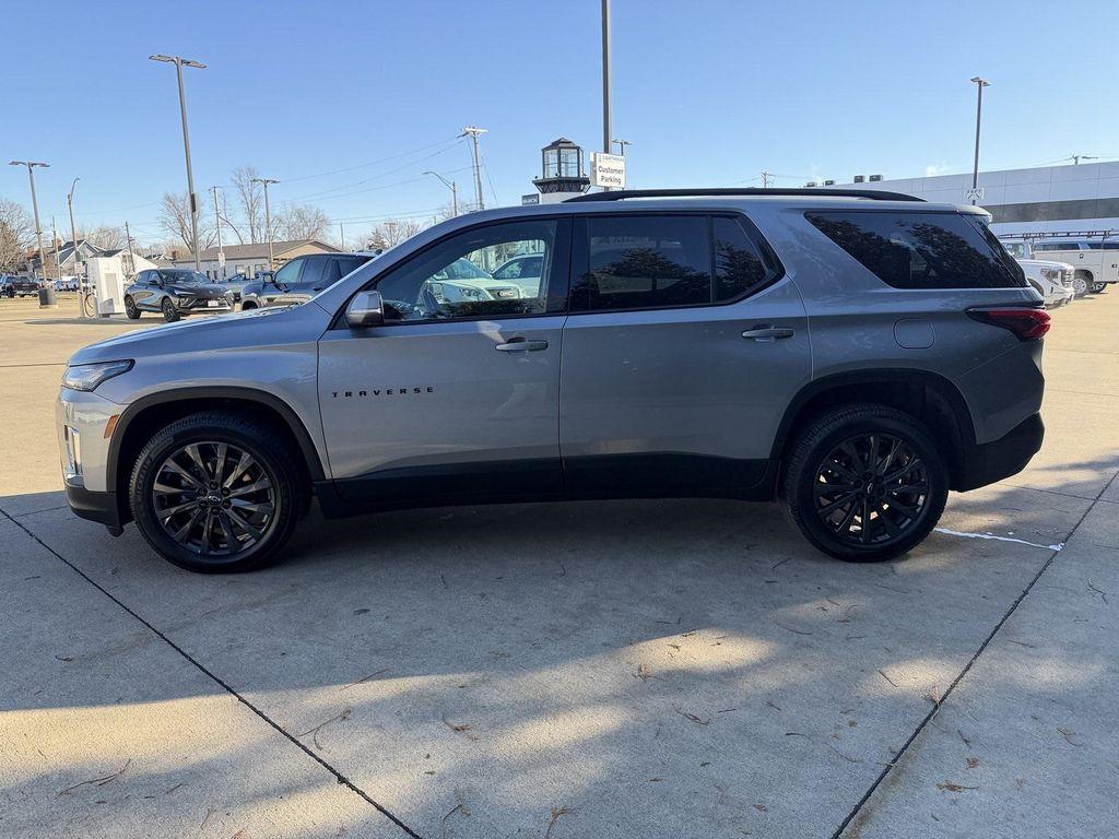 used 2023 Chevrolet Traverse car, priced at $29,500