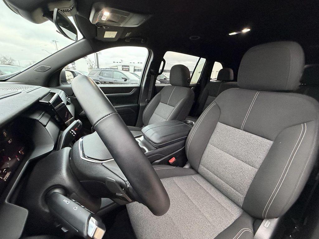 used 2025 GMC Acadia car, priced at $31,800