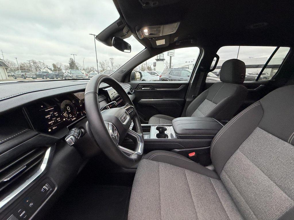 used 2025 GMC Acadia car, priced at $31,800