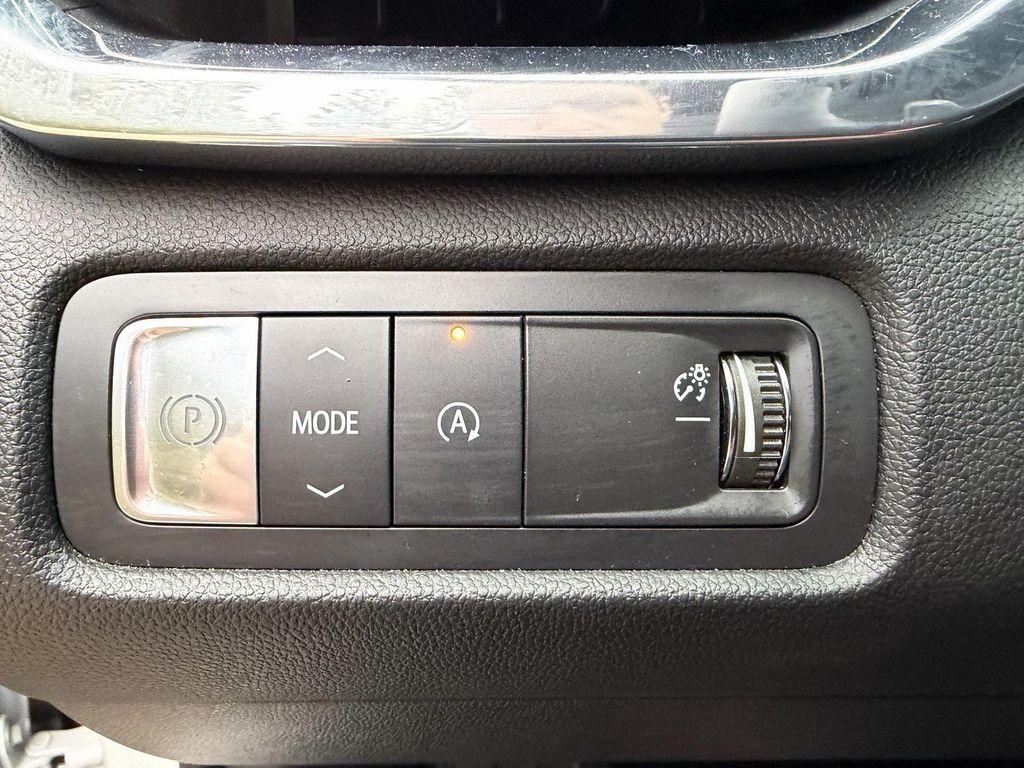 used 2025 GMC Acadia car, priced at $31,800