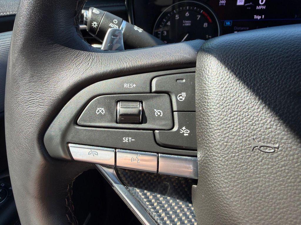 used 2024 Cadillac XT6 car, priced at $38,012