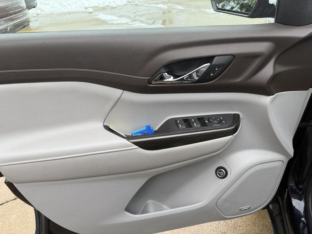 used 2021 GMC Acadia car, priced at $20,400