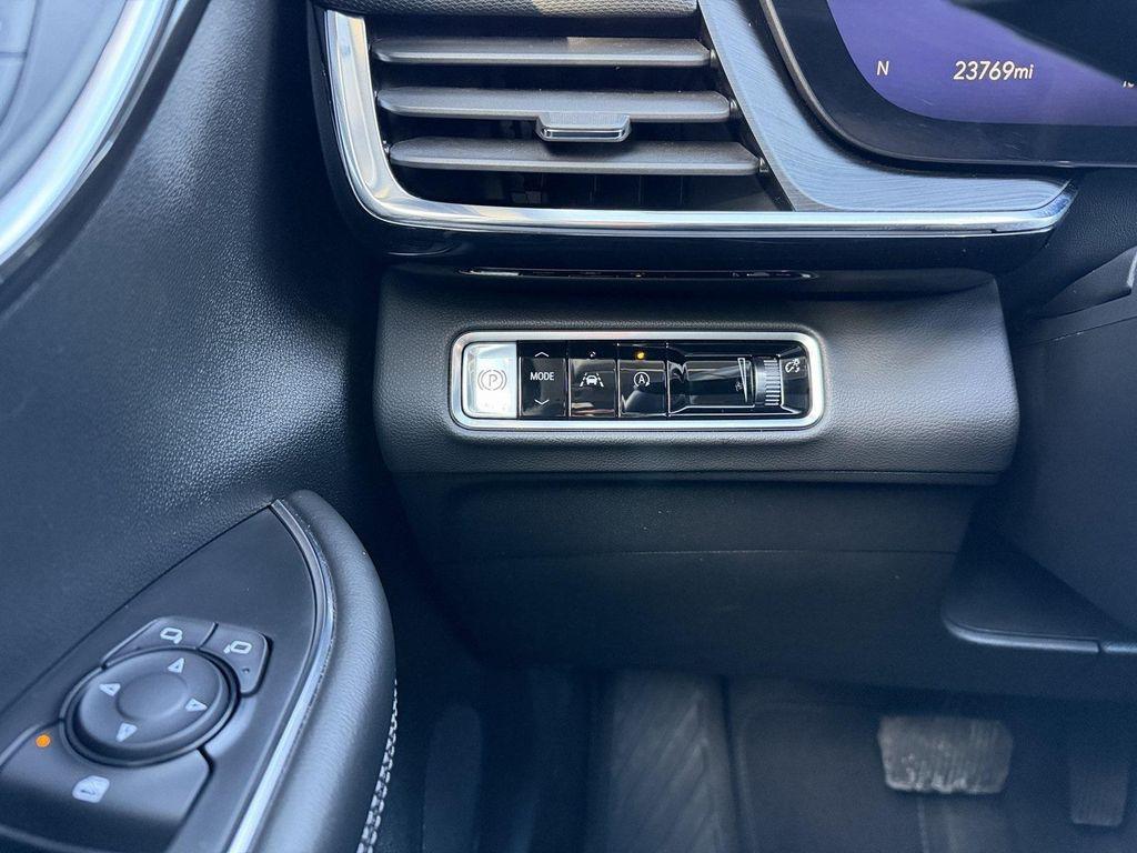 used 2025 Buick Envision car, priced at $26,200