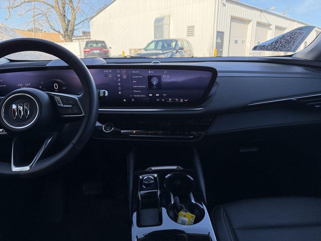 used 2025 Buick Envision car, priced at $26,200