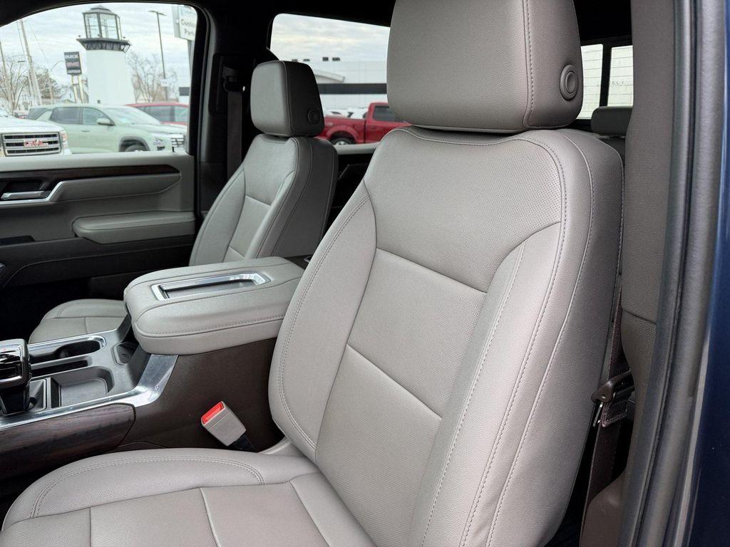 used 2022 GMC Sierra 1500 car, priced at $42,800