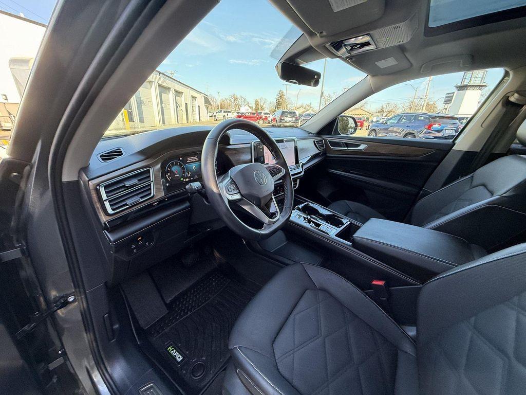 used 2024 Volkswagen Atlas car, priced at $26,960
