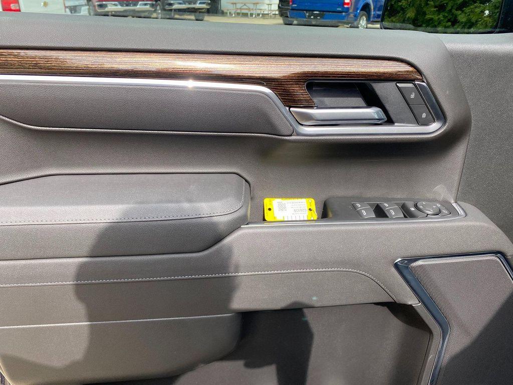 new 2026 GMC Sierra 1500 car, priced at $47,214