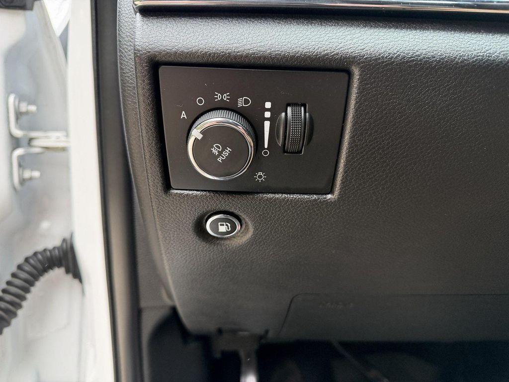 used 2017 Jeep Grand Cherokee car, priced at $14,400