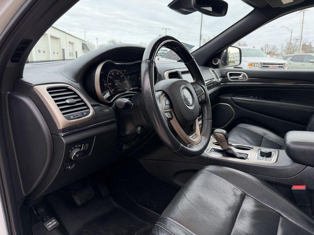 used 2017 Jeep Grand Cherokee car, priced at $14,400