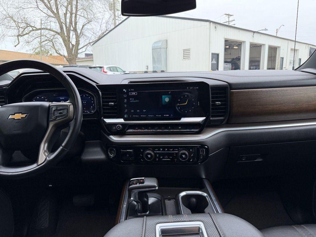 used 2022 Chevrolet Silverado 1500 car, priced at $44,400