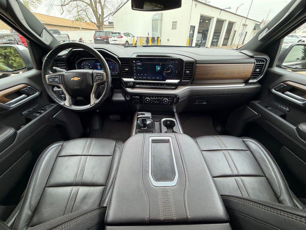 used 2022 Chevrolet Silverado 1500 car, priced at $44,400