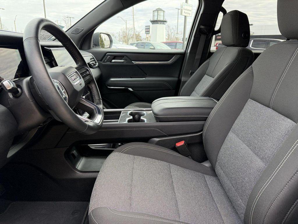 used 2025 GMC Acadia car, priced at $34,900