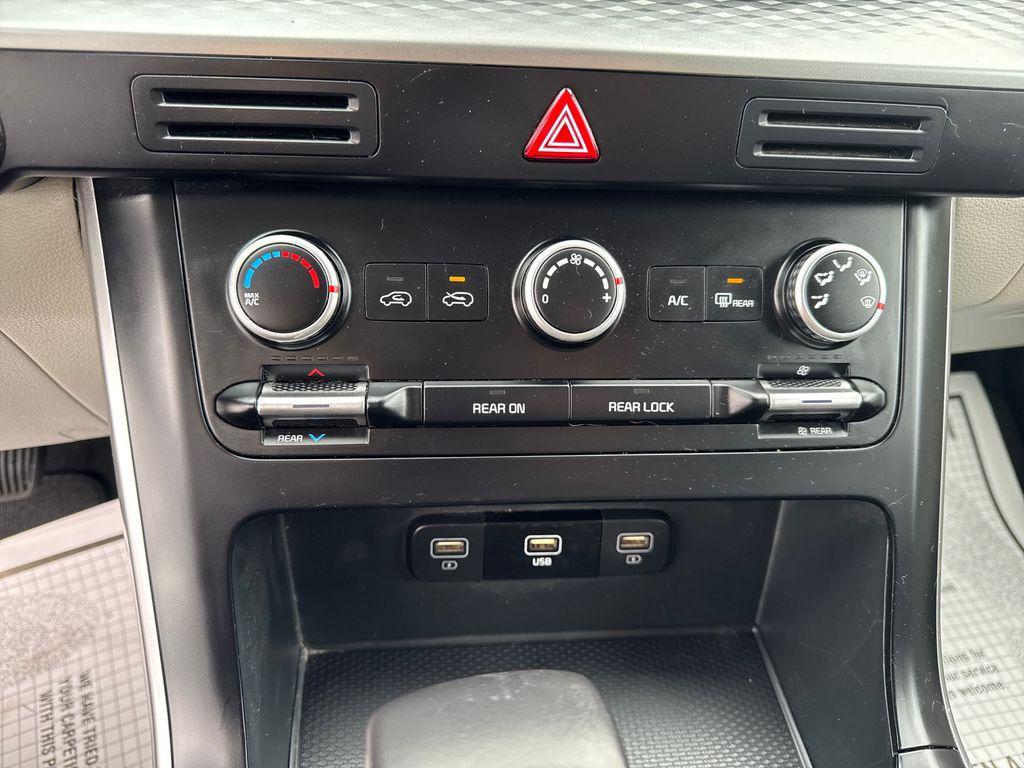 used 2024 Kia Carnival car, priced at $29,987