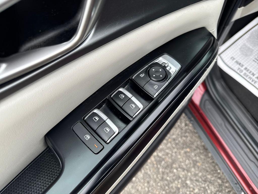 used 2024 Kia Carnival car, priced at $29,987